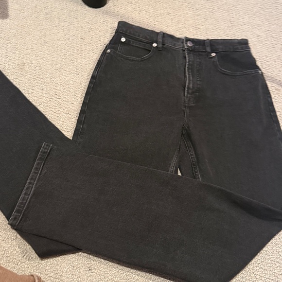 Everlane Washed Black Straight-Leg High-Rise Jeans - Picture 8 of 11